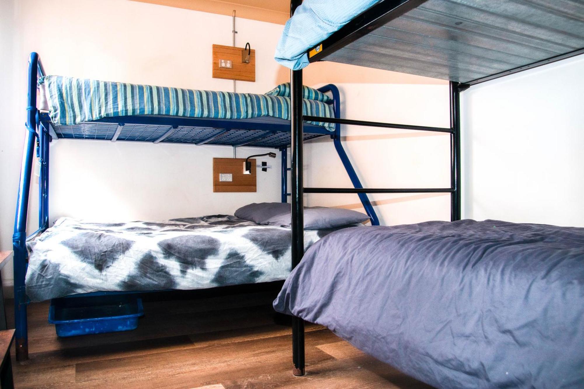 Mad Monkey Hostel Coogee Beach Randwick Bagian luar foto