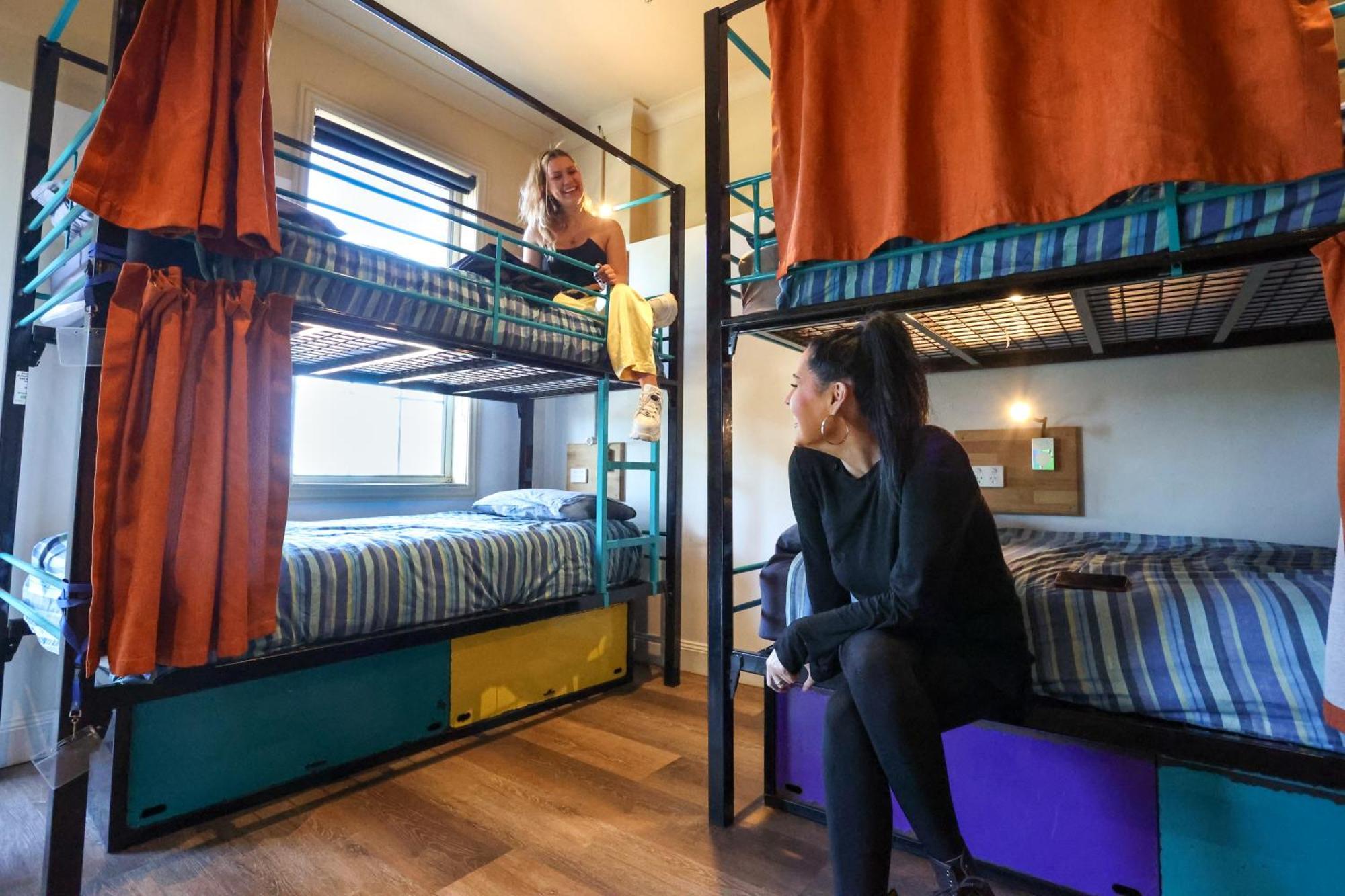 Mad Monkey Hostel Coogee Beach Randwick Bagian luar foto