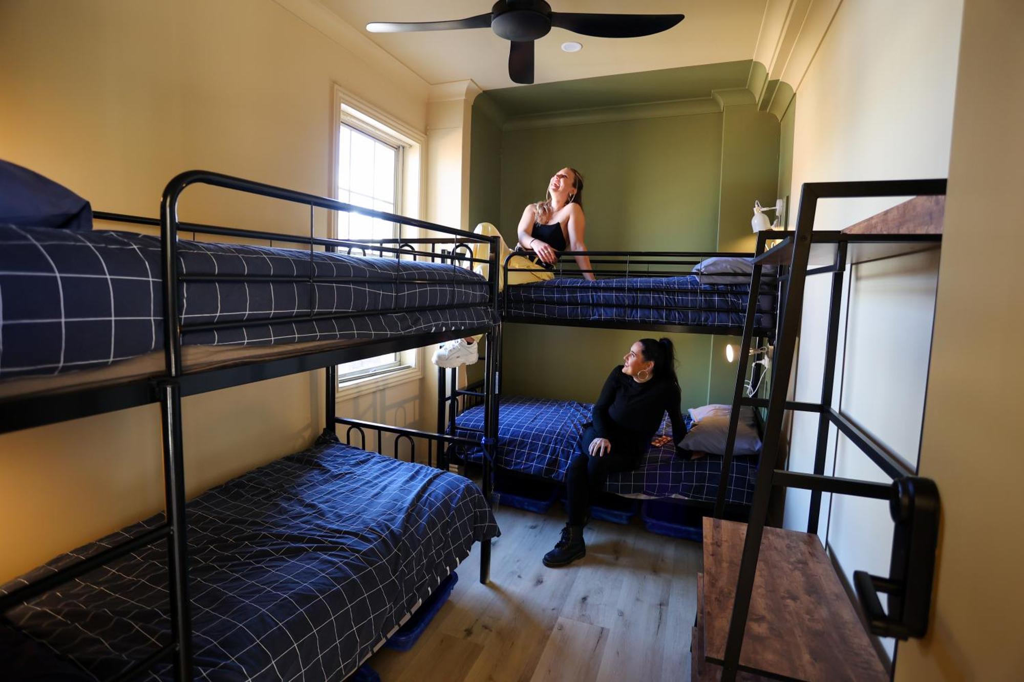 Mad Monkey Hostel Coogee Beach Randwick Bagian luar foto