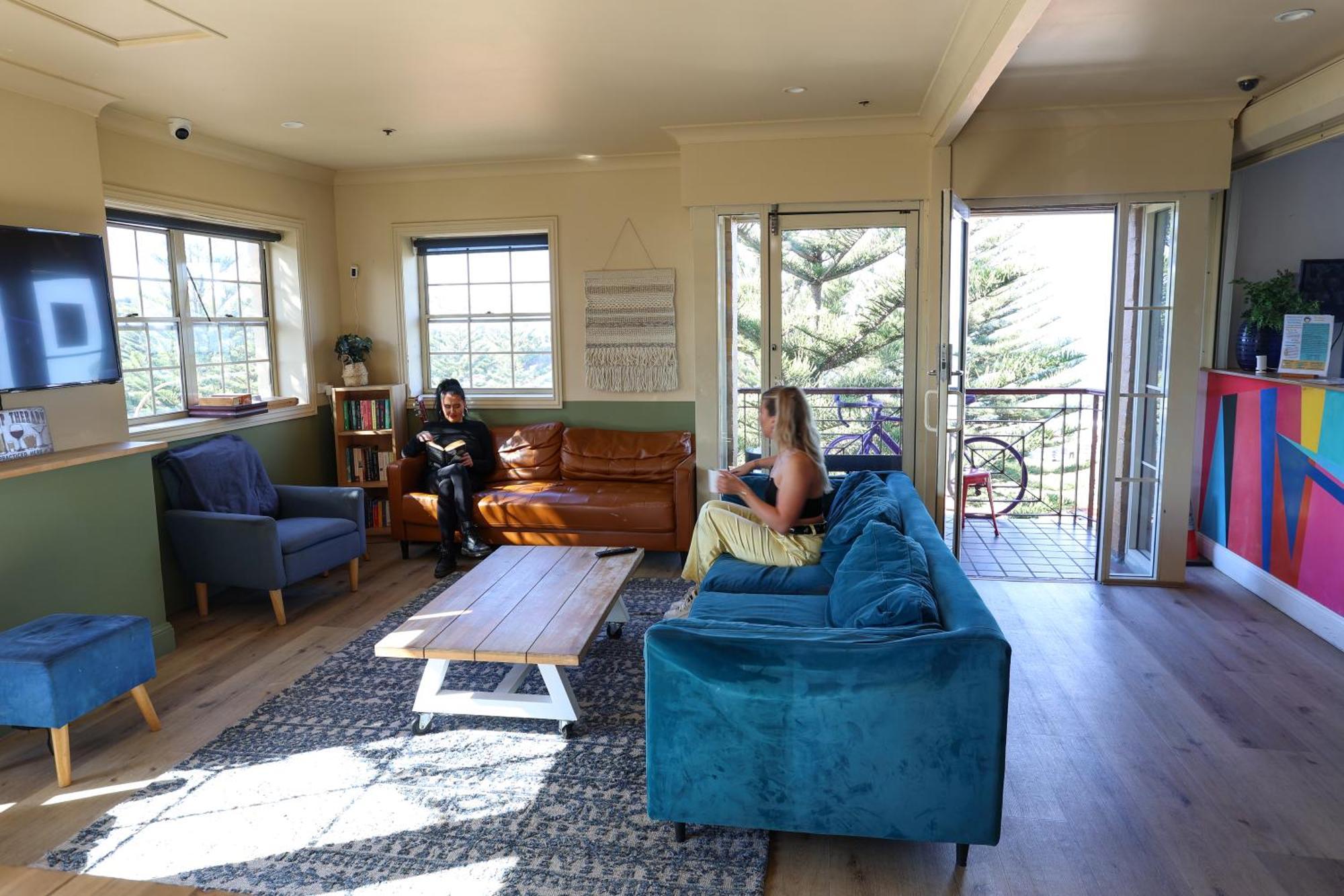Mad Monkey Hostel Coogee Beach Randwick Bagian luar foto