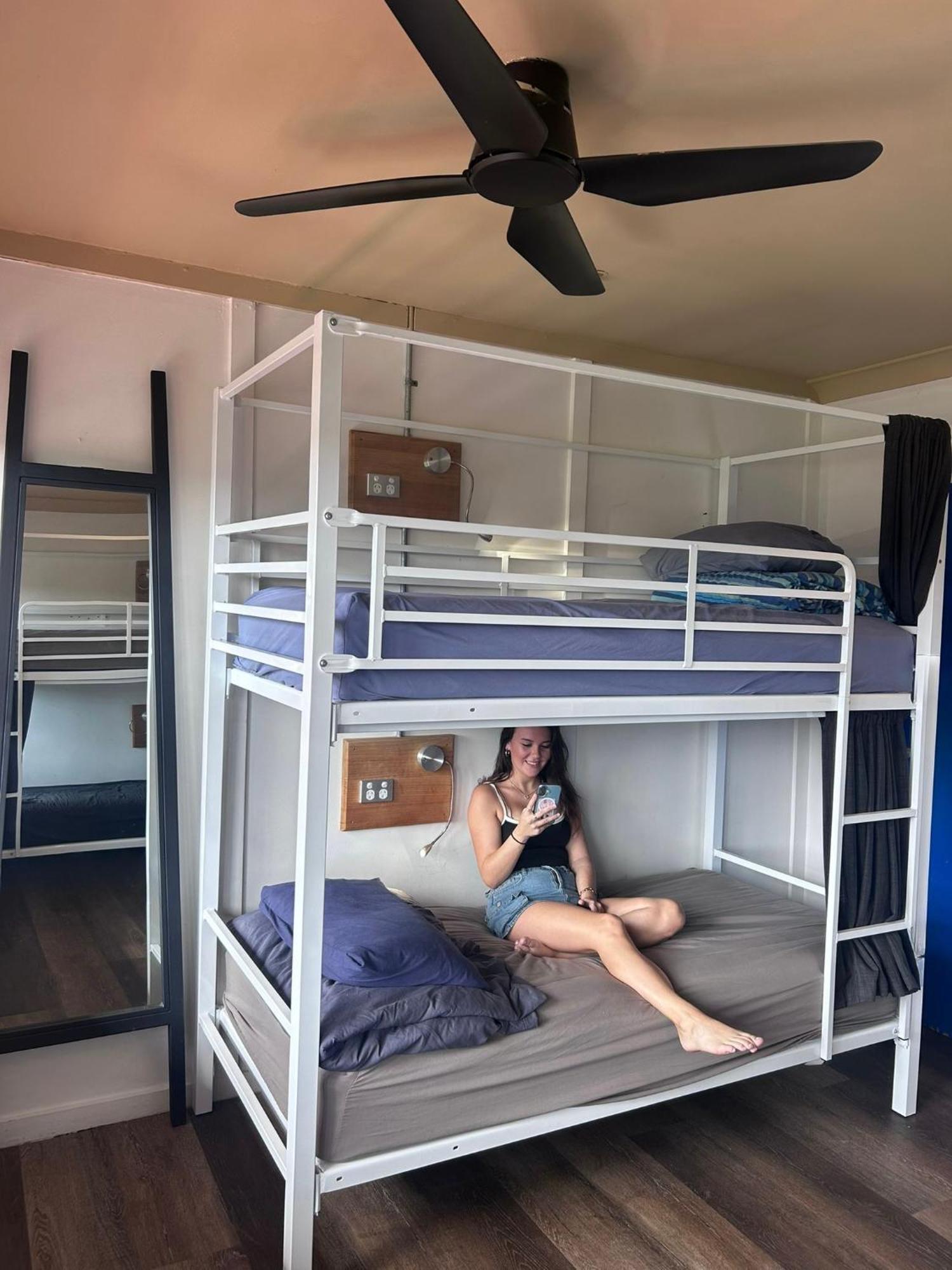 Mad Monkey Hostel Coogee Beach Randwick Bagian luar foto