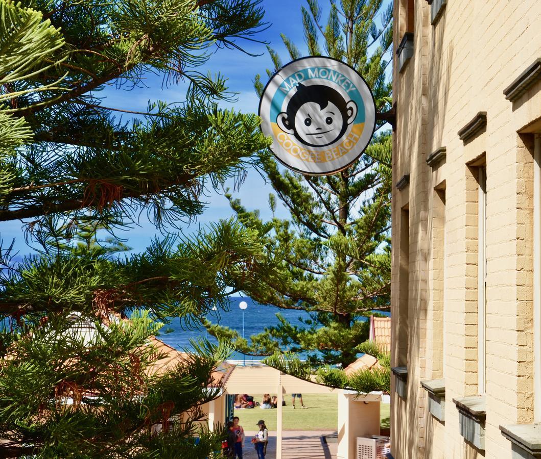 Mad Monkey Hostel Coogee Beach Randwick Bagian luar foto