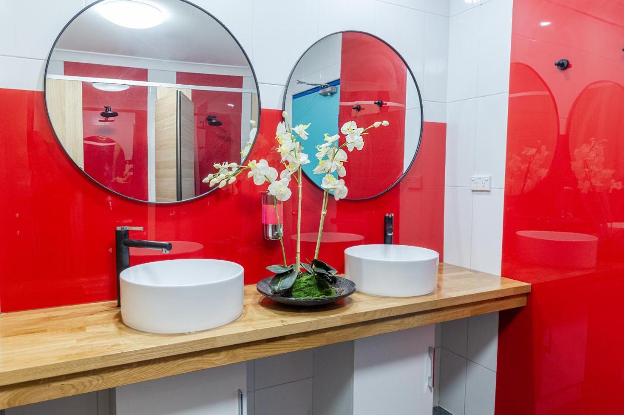 Mad Monkey Hostel Coogee Beach Randwick Bagian luar foto